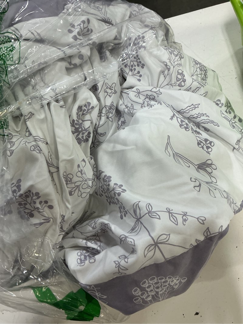 Condition photo showing As Is for bedsure lavender queen comforter set - reversible floral bed set, soft summer lightweight bedding for bedroom, 1 soft botanical flowers comforter and 2 pillow shams 06 - lavender queen