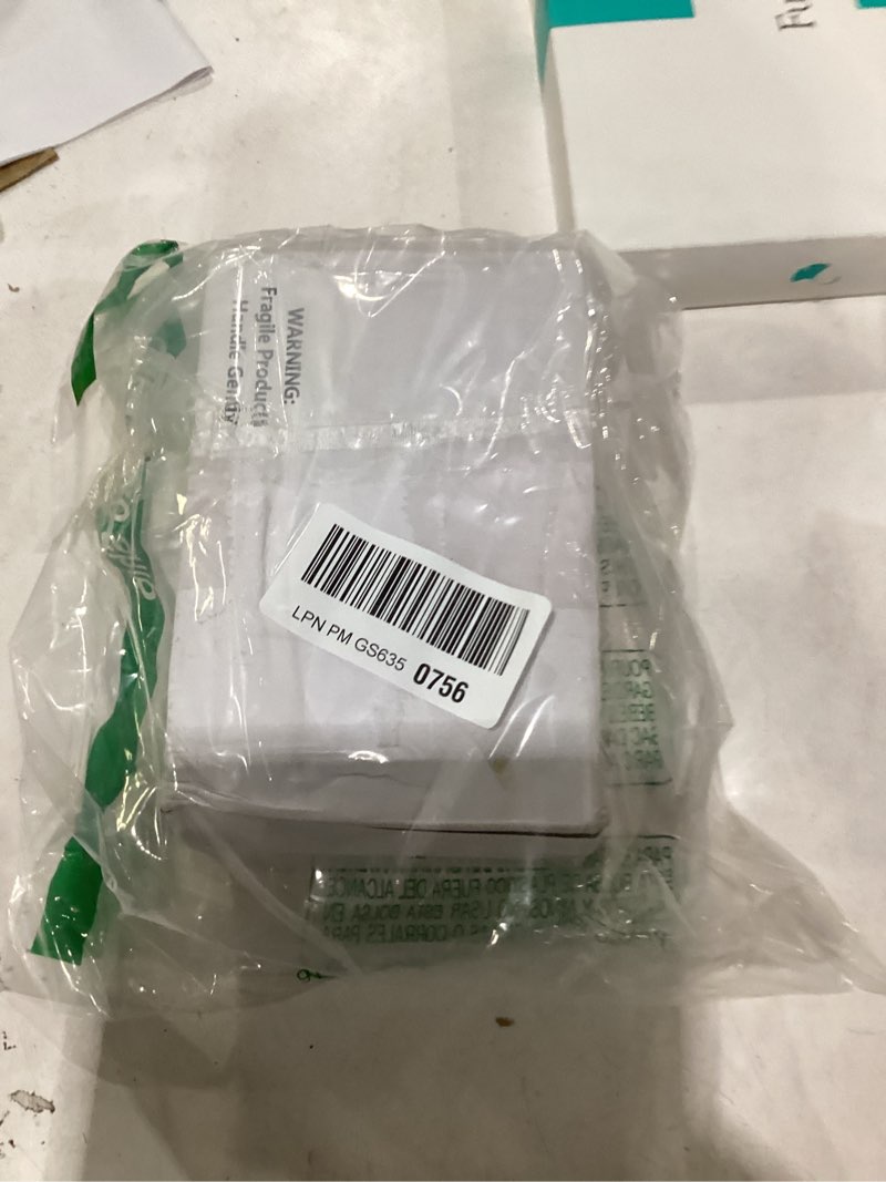 Condition photo showing New/Like New for chunful 3pcs pop-up note dispenser set include resign capybara note dispenser, 2 pcs 3" x 3" sticky for office desk accessories