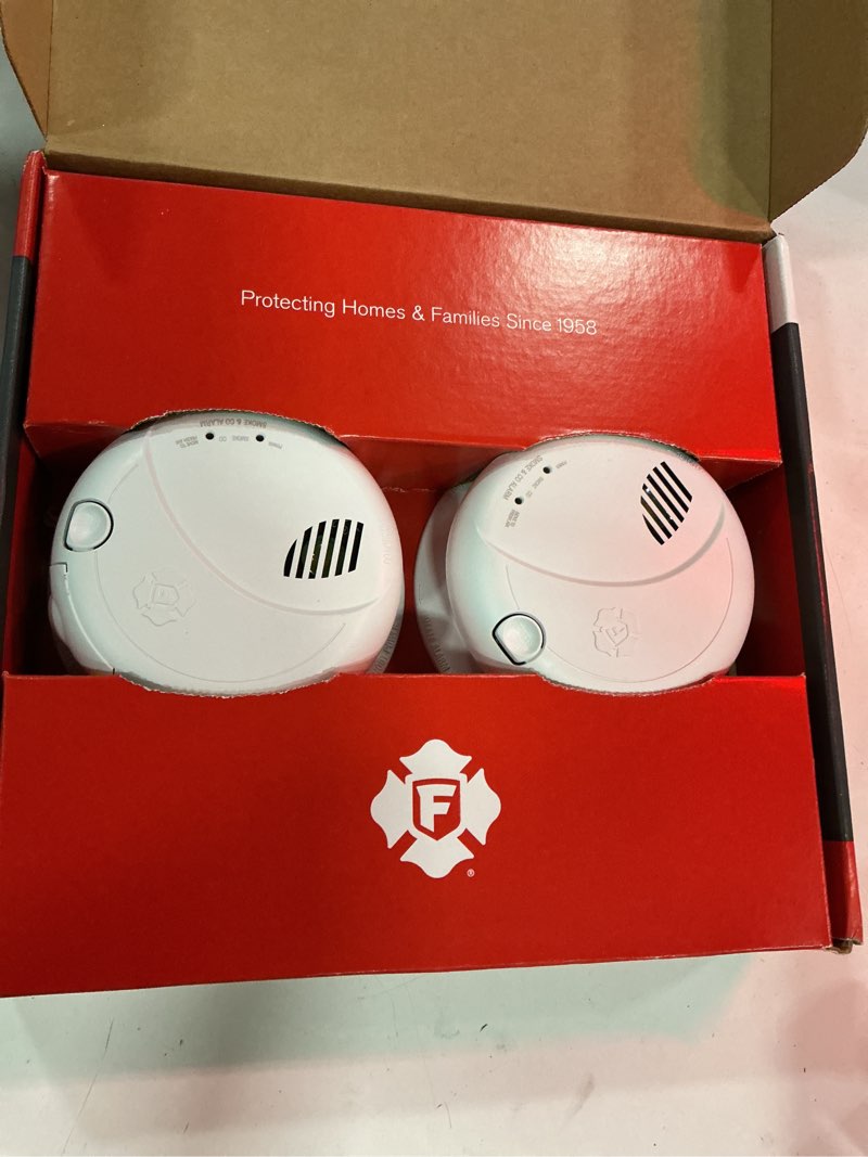 Condition photo showing Good Condition for first alert hardwired combo smoke and co alarm(pack 2) 