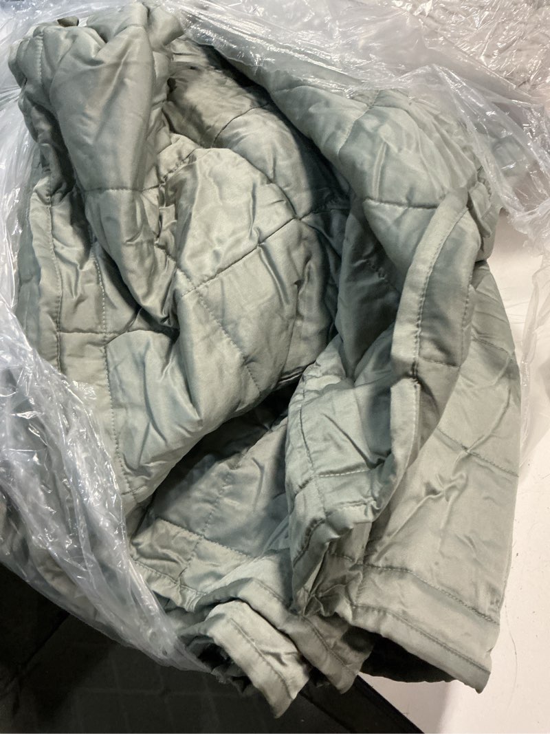 Condition photo showing As Is for bamboo box quilt set, twin, eucalyptus