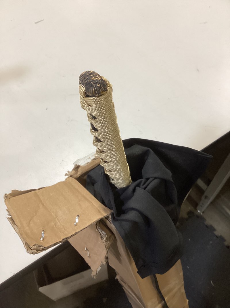 Condition photo showing Good Condition for entez handcrafted samurai katana - premium damascus/t10 clay tempered blades - sharp functional japanese swords damascus steel?gold handle