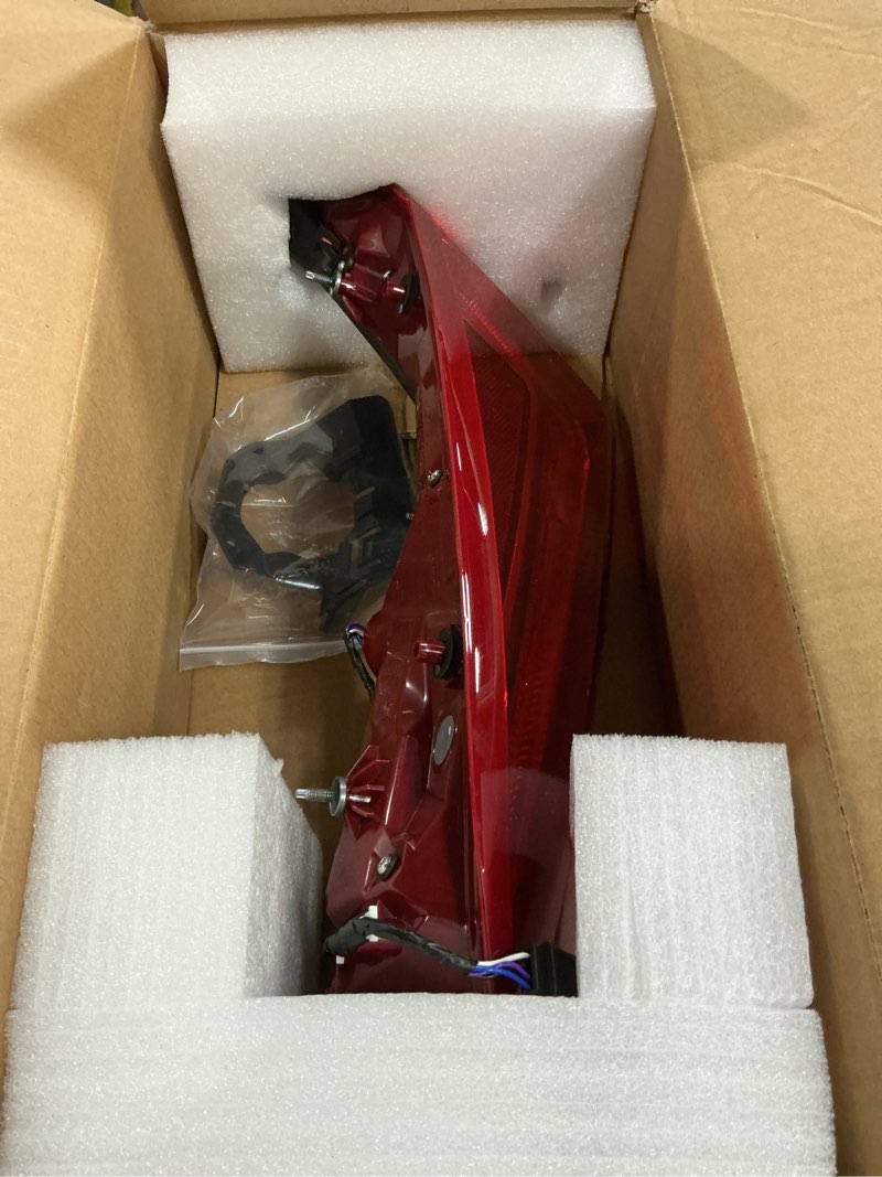 Condition photo showing Good Condition for left driver side tail light compatible with 2013-2017 cadillac xts led rear taillight replace 23238005