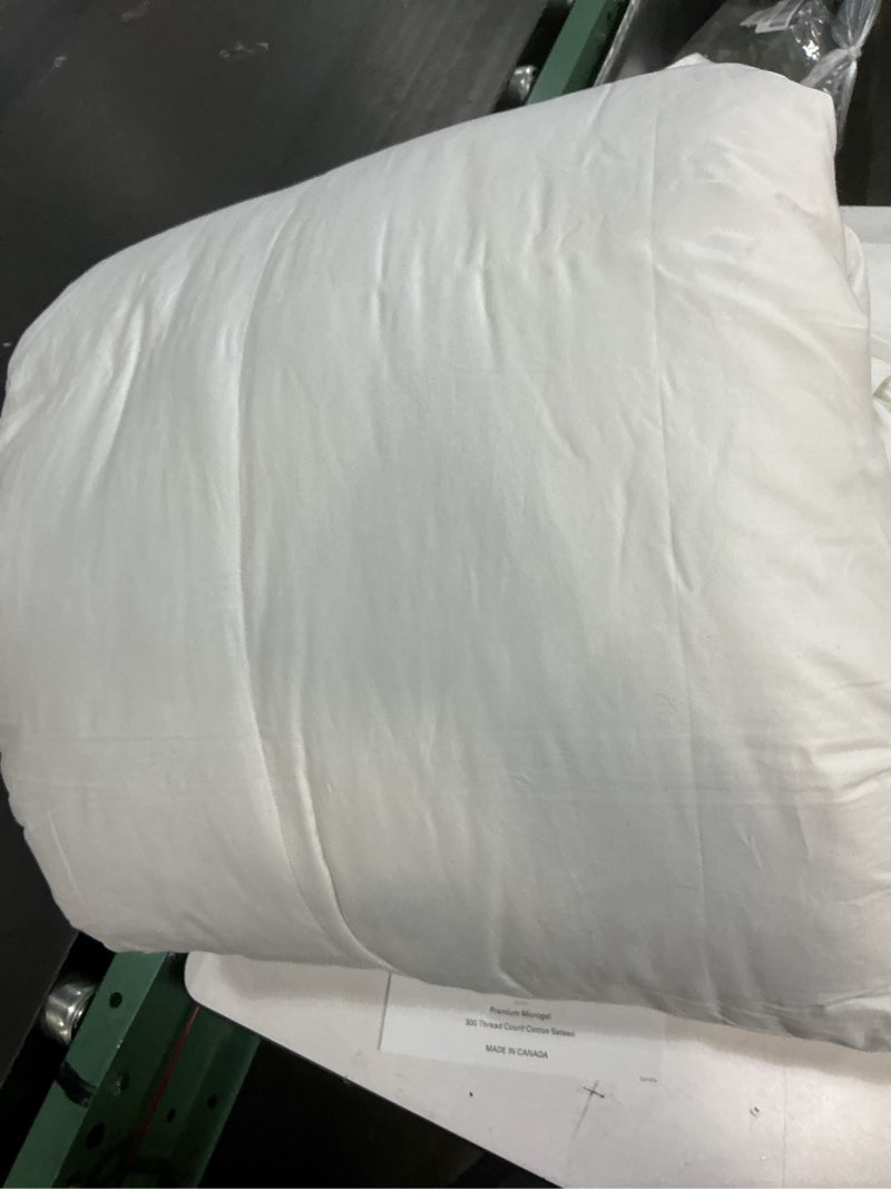 Condition photo showing As Is for (incomplete )quince european linen double flange duvet cover set color ivory full/ queen