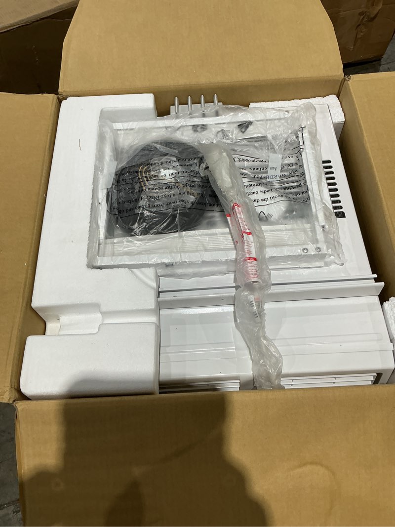 Condition photo showing Good Condition for black+decker bd12wt6 window air conditioner with remote control,12000 btu, cools up to 550 square feet, energy efficient, white