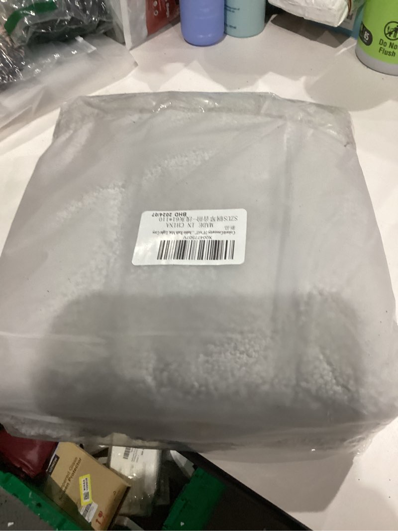 Condition photo showing As Is for Green)))))) Color&Geometry Grey Bathroom Rug,Absorbent and Ultra Soft Plush Bath Mat for Bathroom,Non Slip Rugs with Rubber Backing, Quick Dry, Washable Shower Mat for Shower Floor,24\"x44\" Light Grey 24\"x44\"