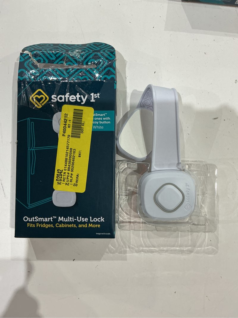 Condition photo showing Good Condition for safety 1st outsmart™ multi-use lock