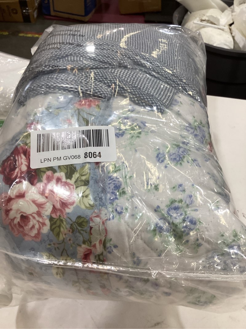Condition photo showing New/Like New for cozyholy original 100% cotton quilt queen size blue floral patchwork quilted throw blanket, reversible bedspread coverlet vintage shabby chic bedding quilt for bed couch sofa shallow sea full-queen