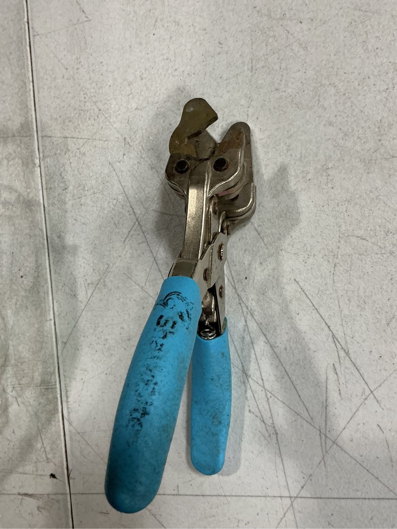 Condition photo showing As Is for sharkbite 3/8 inch to 1 inch pro push to connect disconnect tool, pex pipe, copper, cpvc, pe-rt, hdpe, prod3810