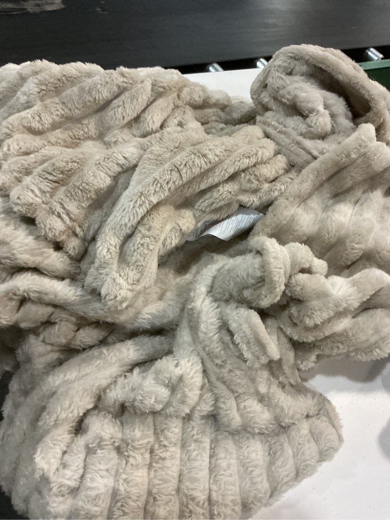 Condition photo showing Good Condition for appletree natural morritz queen faux fur bedspread
