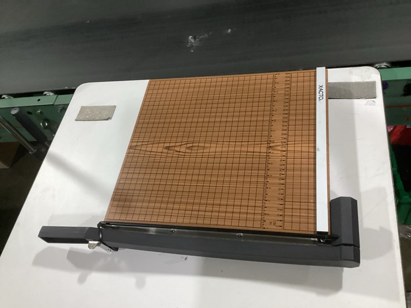 Condition photo showing Good Condition for x-acto 30 inch x 6 inch commercial grade square guillotine trimmer 18 in x 18 in