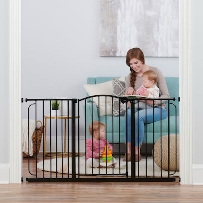 regalo home accents super wide safety gate 58-in x 30-in pressure mounted bronze metal