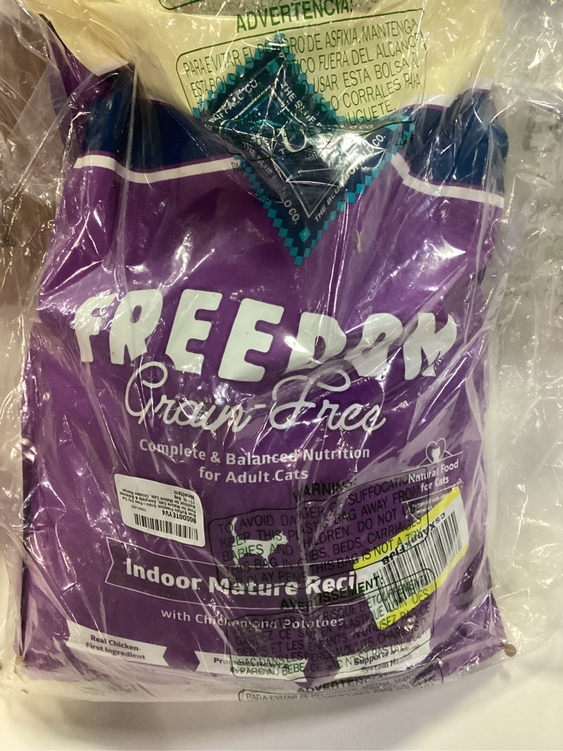 Condition photo showing Good Condition for Blue Buffalo Freedom Grain-Free Dry Cat Food for Mature Cats, Complete & Balanced Nutrition for Mature Cats, Chicken Recipe, 11-lb. Bag