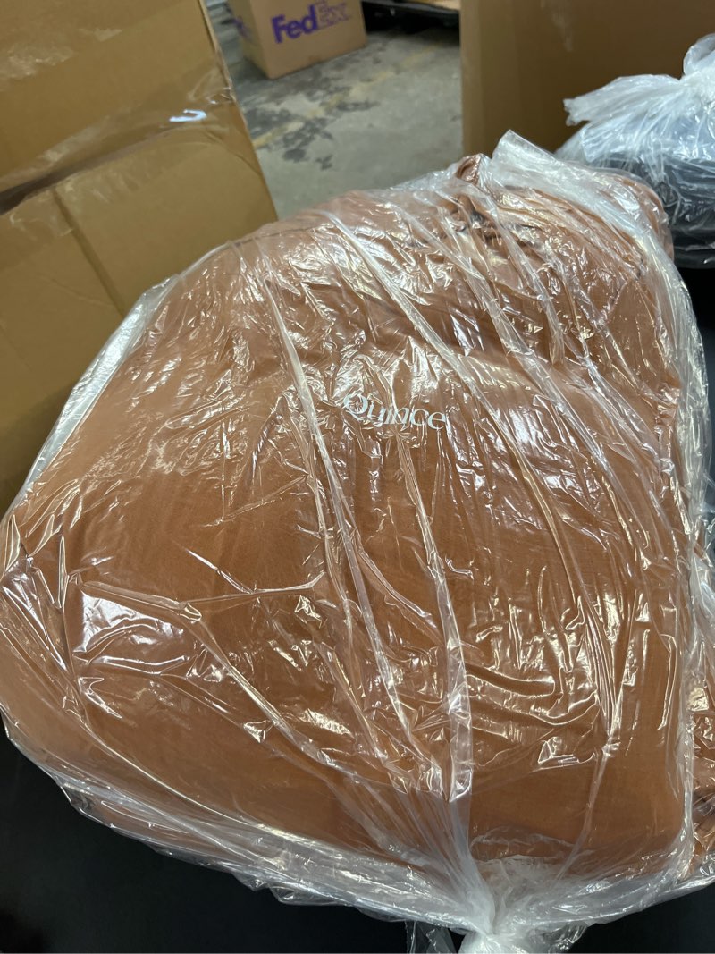 Condition photo showing Good Condition for organic airy gauze dream quilt, full/queen, terracotta