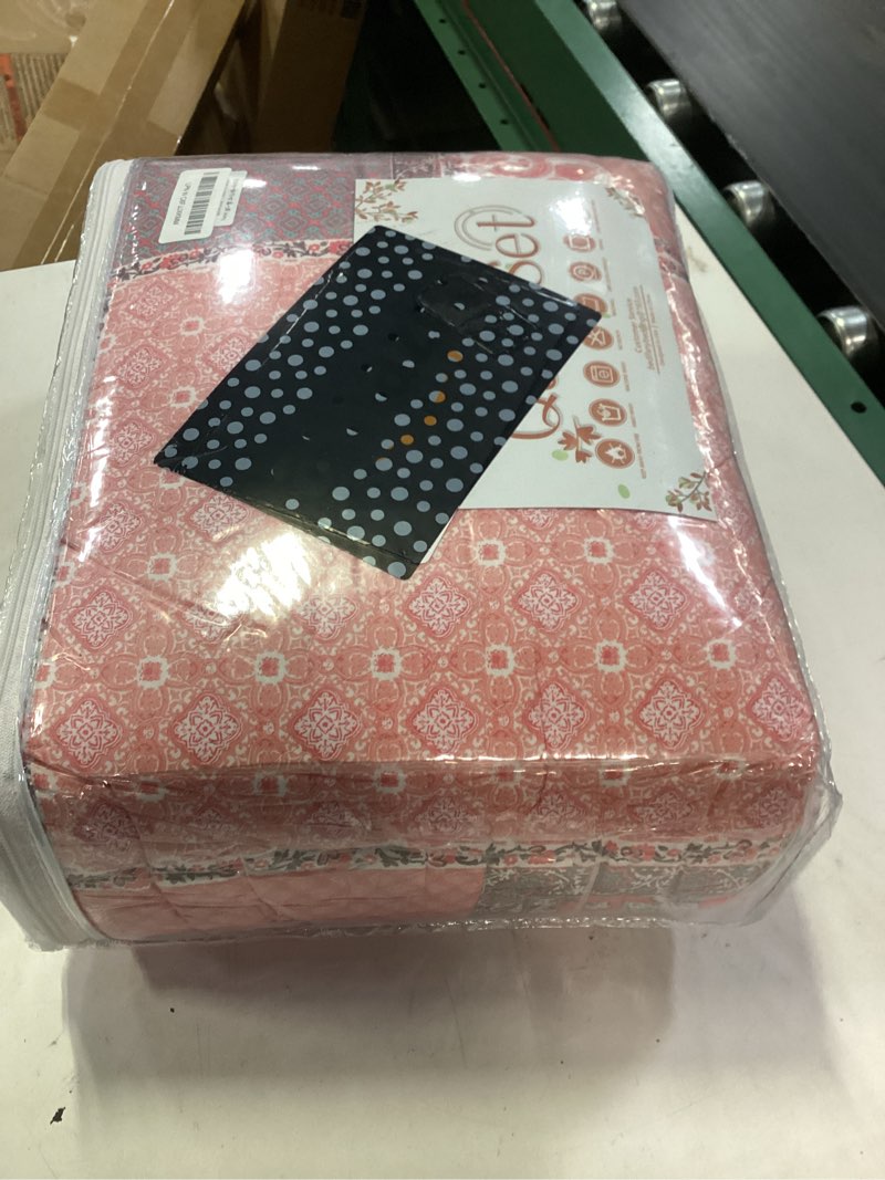 Condition photo showing New/Like New for bedifany cotton king quilt set, farmhouse king size quilt bedding set with 2 pillow shams, 3 pcs lightweight king size bedspreads for bed decorations - all seasons coverlet sets sunny prosperous king (98 * 106 in)