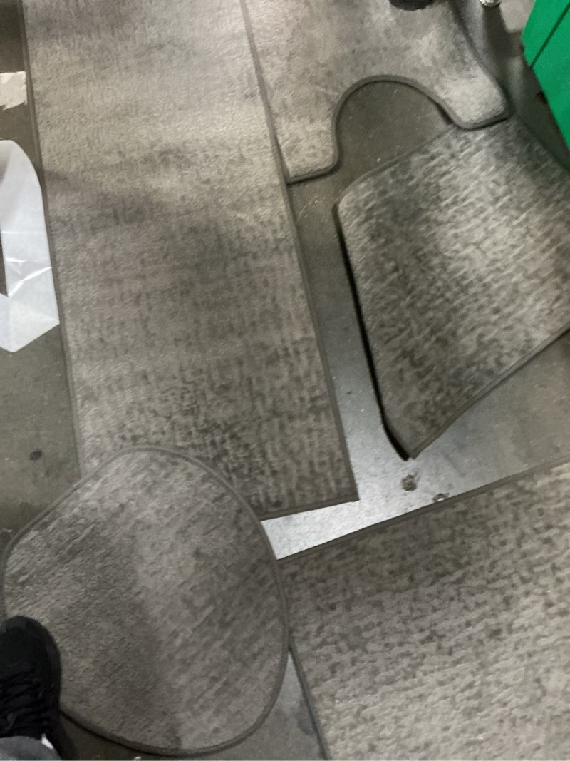 Condition photo showing As Is for Better Trends Edge 100% Cotton Tufted Reversible Bath Rug Set 6 PC (18" x 20" | 17" x 24" | 20" x 20" | 21" x 34" | 24" x 40" | 20" x 60") - Beige