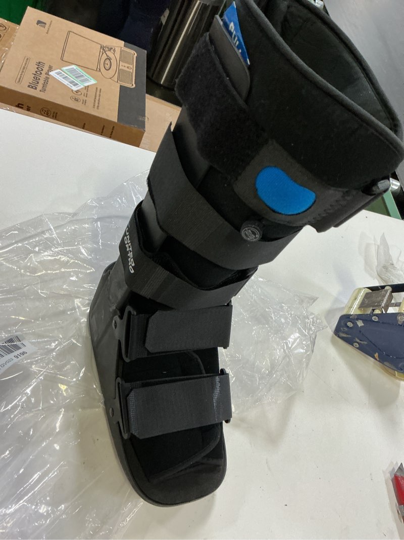 Condition photo showing Good Condition for united ortho air cam walker fracture boot, medium, black medium (pack of 1) black