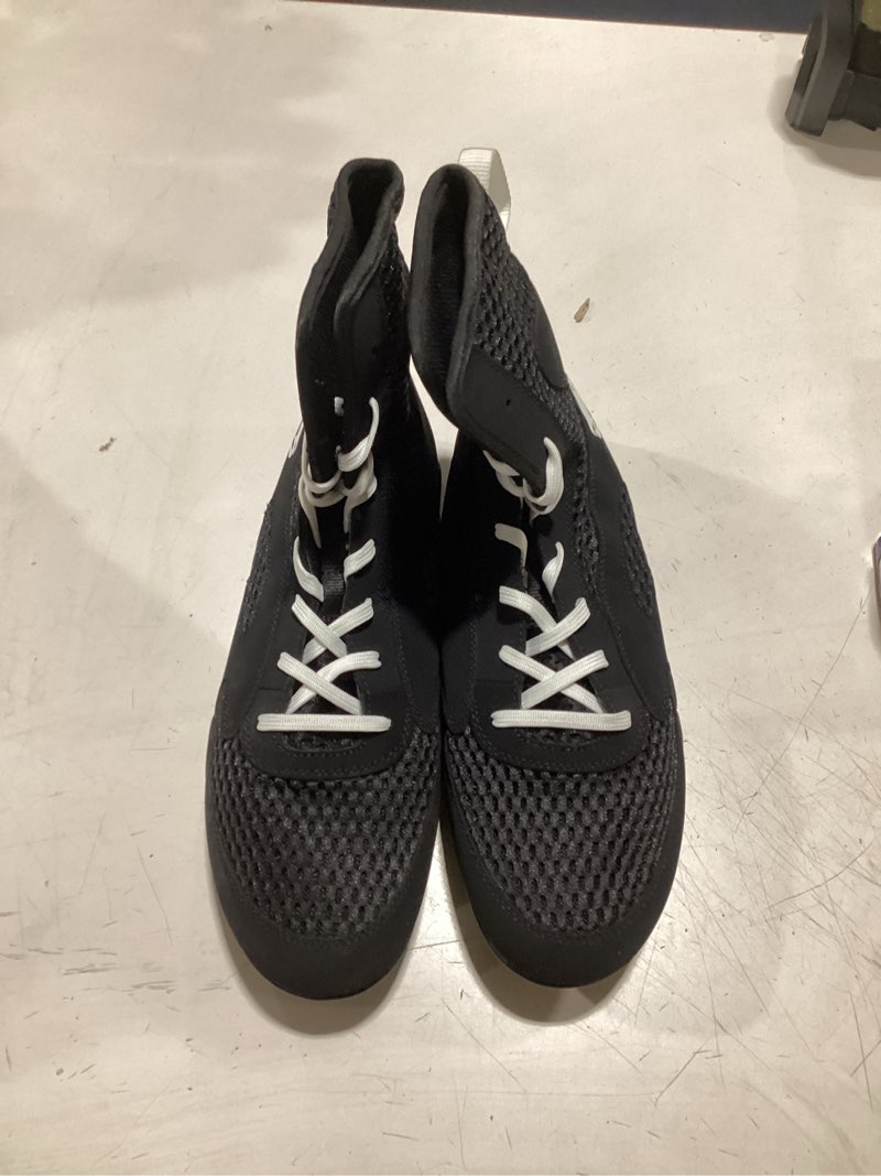 Condition photo showing Good Condition for venum unisex contender boxing shoesboxing shoe 11 black white
