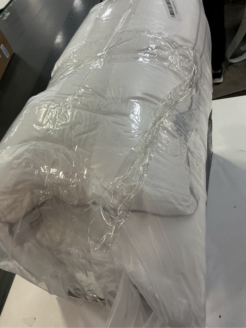 Condition photo showing As Is for viewstar Pillows Queen Size Set of 2, Hotel Quality, Down Alternative Gusseted Bed Pillows for Side, Back, or Stomach Sleepers, White Plush White Queen