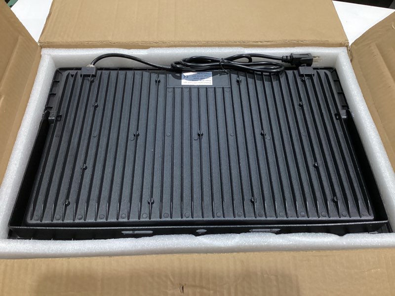 Condition photo showing Good Condition for 2 Pack 600W LED Flood Lights Outdoor,(3000W Equivalent), 66000LM 6000K Daylight White Super Bright Security Arena Light with Plug, IP66 Waterproof Commercial Lighting for Yard, Courts ,Stadium 600w_2pack
