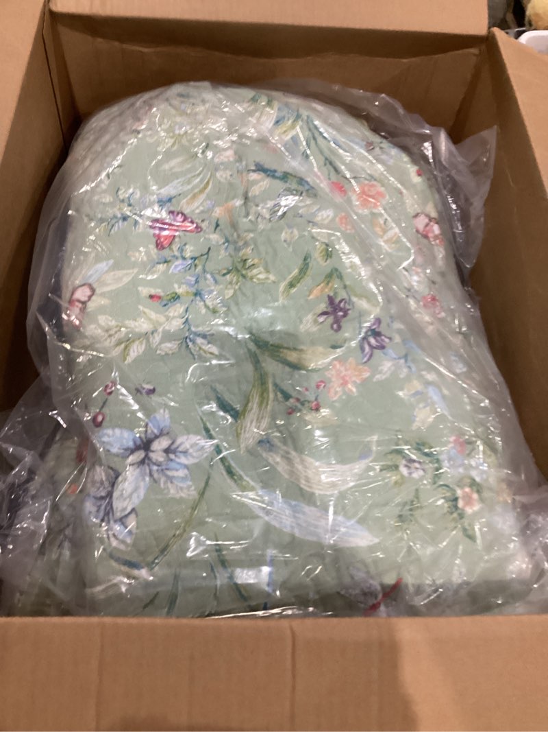 Condition photo showing Good Condition for Sanracie Oversized Queen Size Quilt Bedspread Set(102"x118"), 100% Cotton Green Flower Bird Butterfly Print Botanical Quilted Bedding Set 3Pcs Lightweight Breathable Bedspreads for All Seasons Oversized Queen(102*118) Floral a