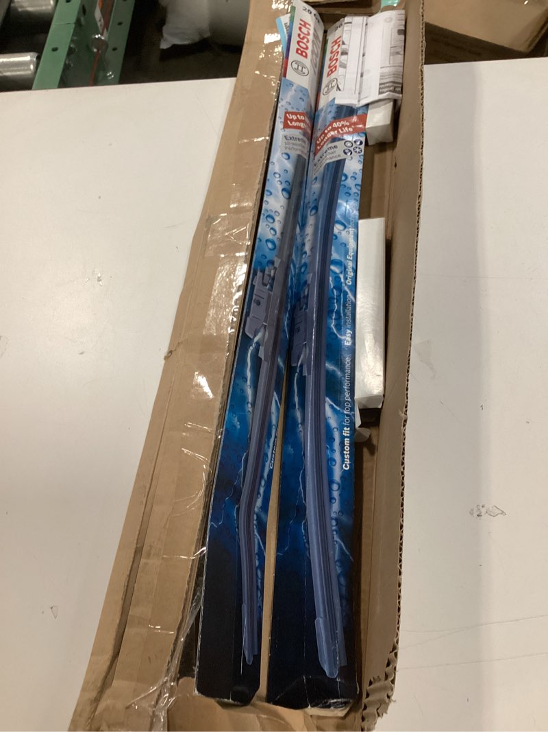 Condition photo showing Good Condition for BOSCH 26OE20OE ICON Beam Wiper Blades - Driver and Passenger Side - Set of 2 Blades (26OE & 20OE) Front (26OE & 20OE) ICON Combo Pack (Front)
