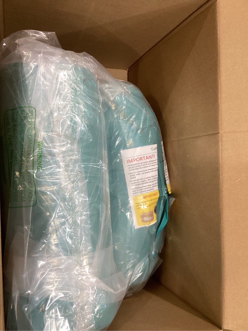 Condition photo showing Good Condition for idee-home Outdoor Chair Cushions Set of 4, Thick 19" x 19" x 3" Outdoor Seat Cushions Patio Furniture Waterproof with Ties, Dining Pads 19x19x3 Inch-U Shaped A Peacock Blue 4