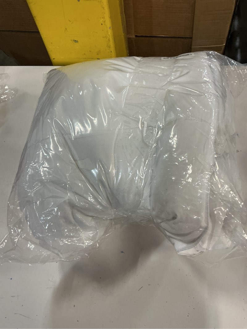 Condition photo showing Good Condition for EASELAND Twin Size Down Alternative Comforter - Quilted Duvet Insert for All Seasons, Soft Lightweight with Corner Tabs, Summer Winter Warm Bedding, White 64×88 Inches Twin White