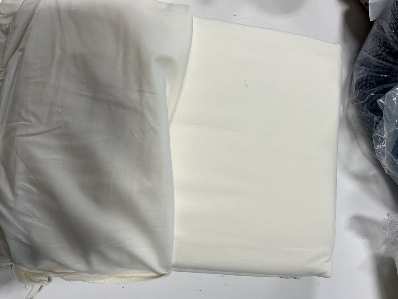 Condition photo showing Good Condition for organic crisp percale duvet cover, king/cal king, ivory