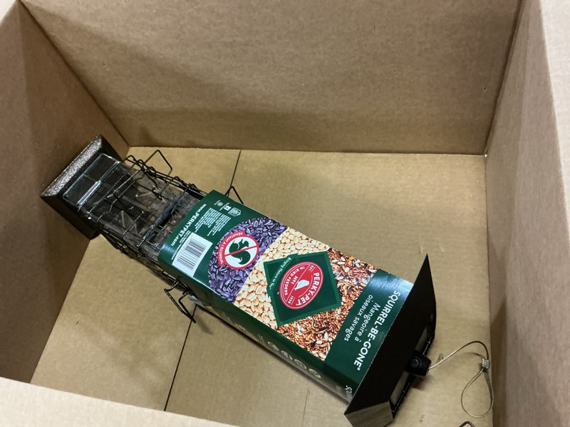 Condition photo showing New/Like New for perky-pet 336-1sr squirrel-be-gone squirrel proof bird feeder, 2lb, outdoor wild bird feeder with weight-activated perches