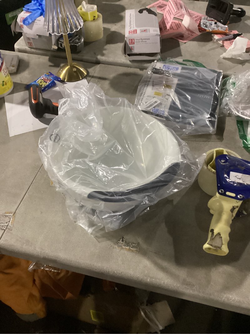 Condition photo showing Good Condition for oxo good grips 5-quart mixing bowl 5 quart