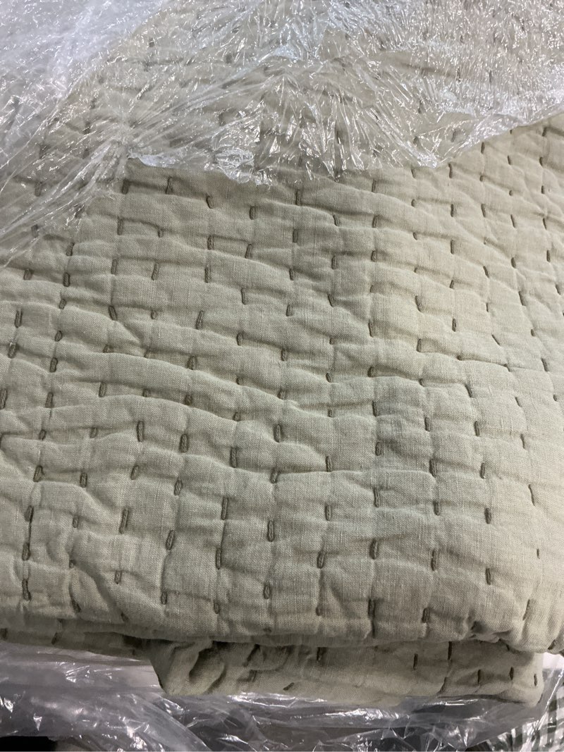 Condition photo showing Good Condition for quince european linen cotton stitch quilt full/queen 