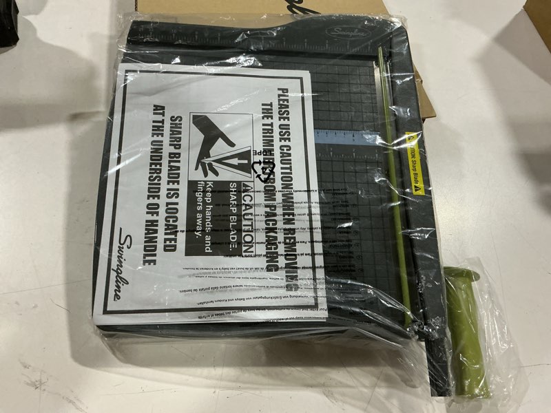 Condition photo showing Good Condition for swingline paper cutter, guillotine trimmer, 12" cut length, 10 sheet capacity, classiccut lite (9312) 10 sheet capacity classiccut lite