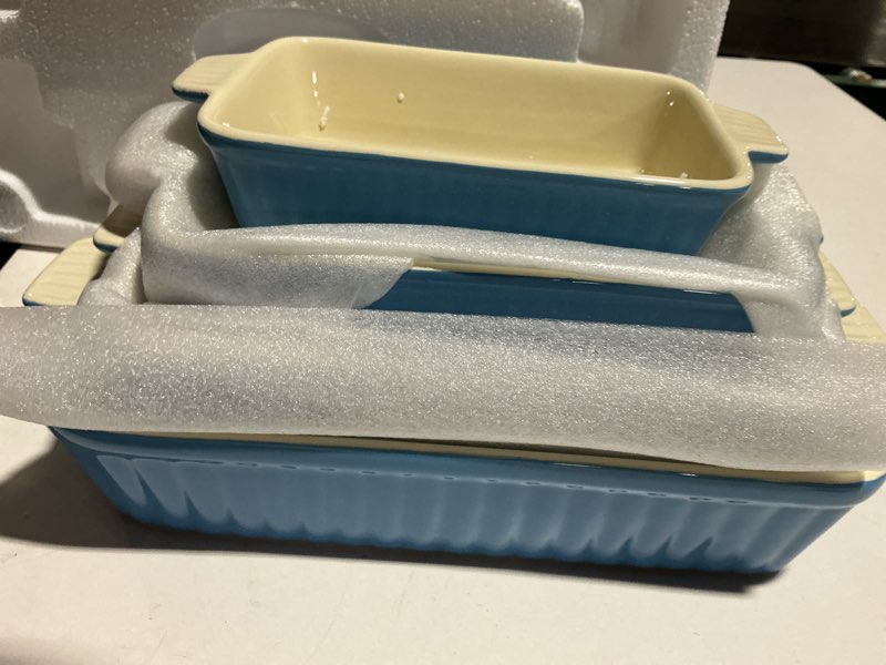 Condition photo showing Good Condition for MALACASA Casserole Dishes for Oven, Porcelain Baking Dishes, Ceramic Bakeware Sets of 4, Rectangular Lasagna Pans Deep with Handles for Baking Kitchen, Blue (9.4"/11.1"/12.2"/14.7"), Series BAKE.BAKE Blue Set of 4-Rectangular