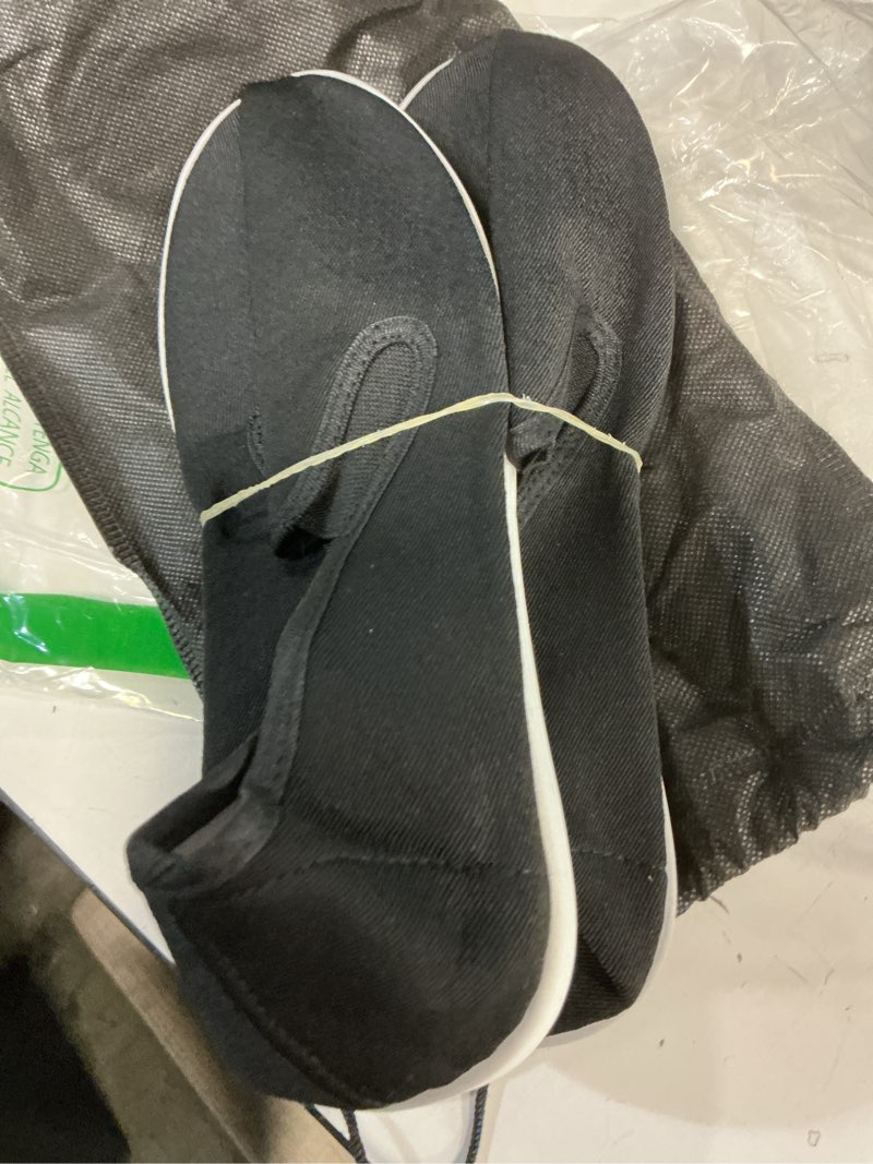 Condition photo showing New/Like New for UNOW Chinese Traditional Cloth Kung Fu Shoes,Classic Soles,Black,39 | (US:Men 7 | Women 8.5)