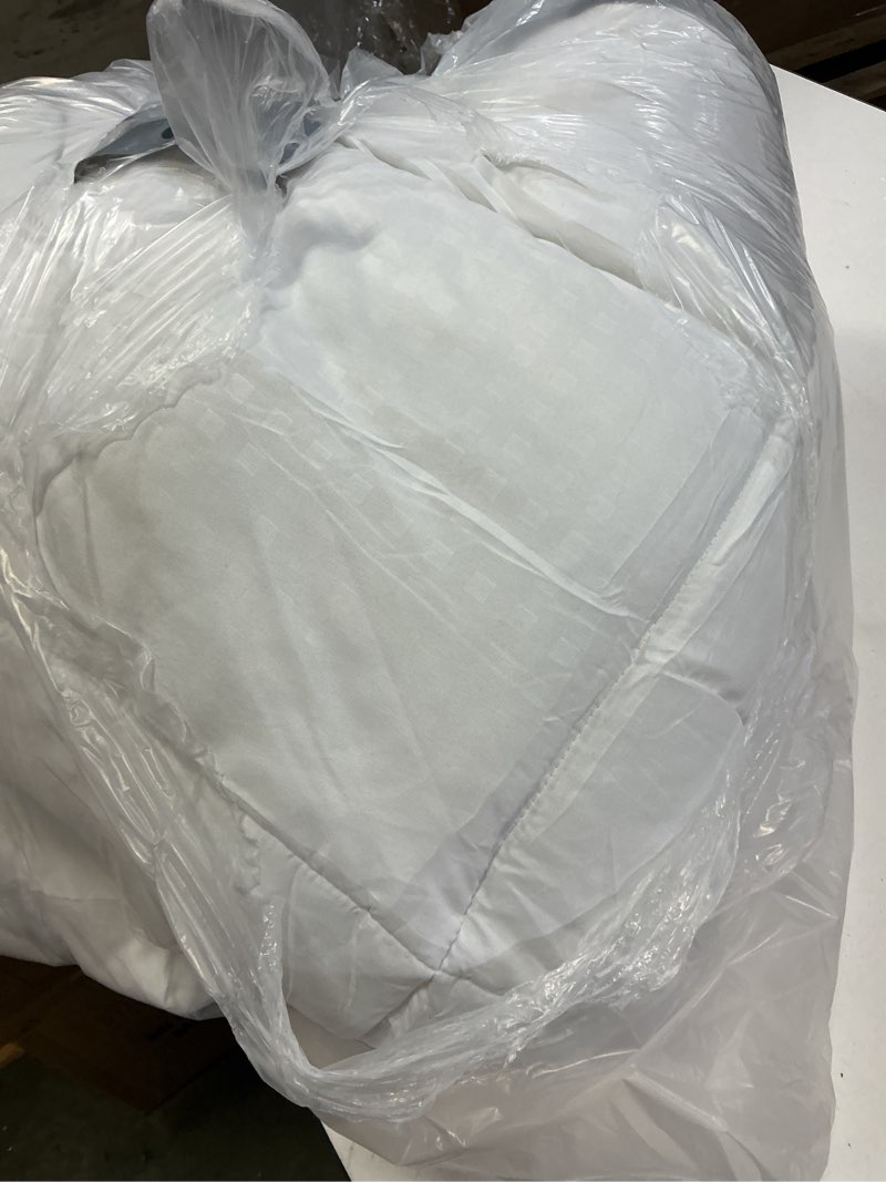 Condition photo showing Good Condition for hyleory king mattress pad quilted fitted mattress protector cooling pillow top mattress cover breathable fluffy soft mattress topper with 8-21" deep pocket white king