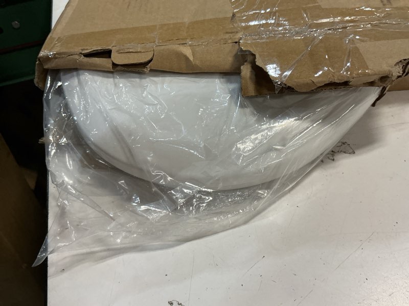 Condition photo showing Good Condition for centoco elongated toilet seat, 6-pack, closed front with cover, residential, plastic, made in the usa, 1600-001, white white elongated residential