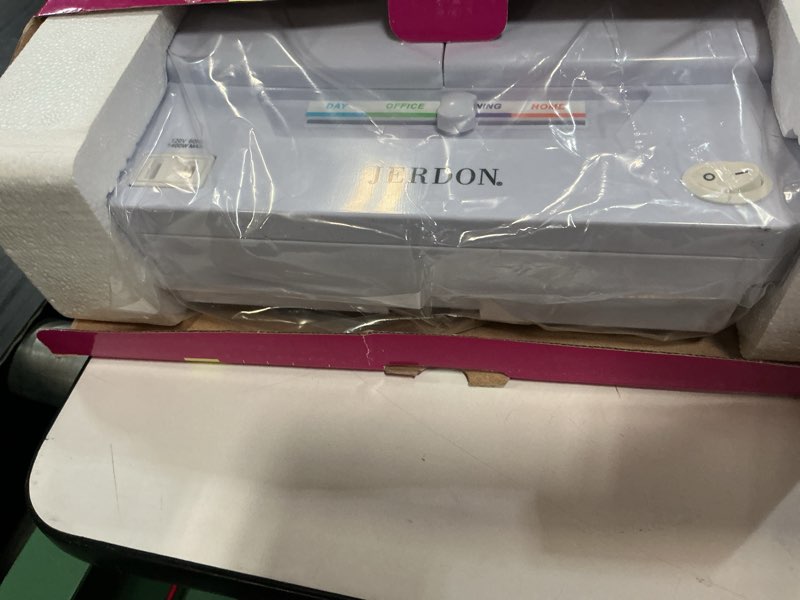 Condition photo showing Good Condition for jerdon tri-fold makeup beauty mirror-5x magnification & multiple light settings-white-model jgl10w