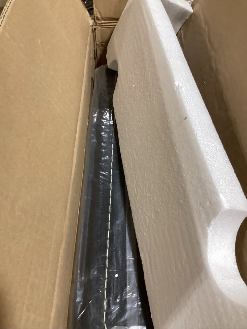 Condition photo showing item condition for Fender Classic Series Wood Case, Jazzmaster/Jaguar, Black