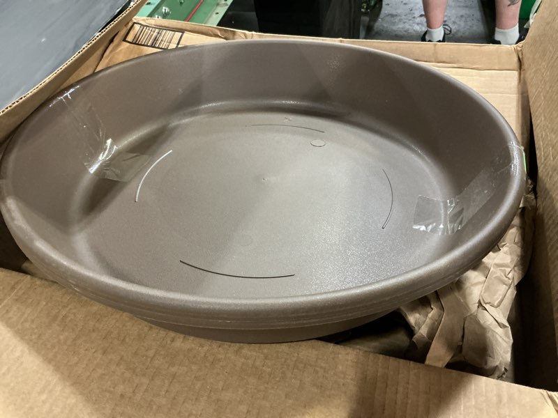 Condition photo showing New/Like New for the hc companies 16 inch classic round plant saucer, lightweight uv-resistant plastic outdoor & indoor flower pot tray, 2-pack plant pot trays for garden & home decor, chocolate chocolate 16" pack of 2