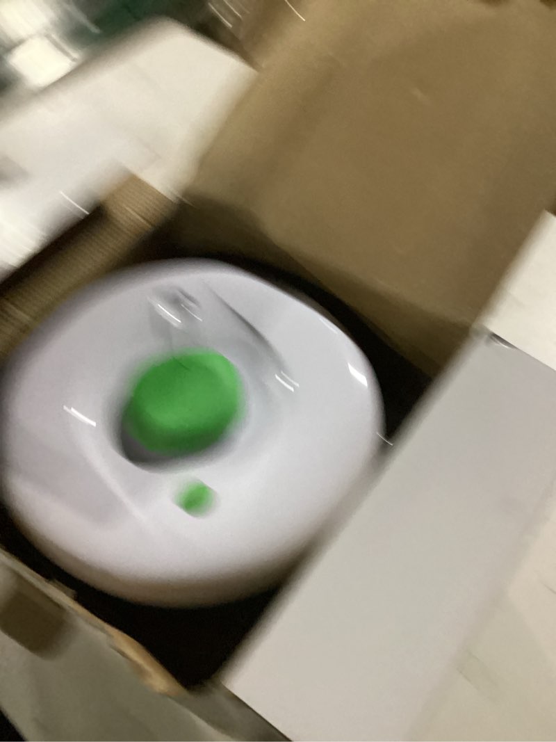 Condition photo showing New/Like New for farberware easy to use pro pump spinner with bowl, colander and built in draining system for fresh, crisp, clean salad and produce, 6.6 quart, green green 6.6 quart