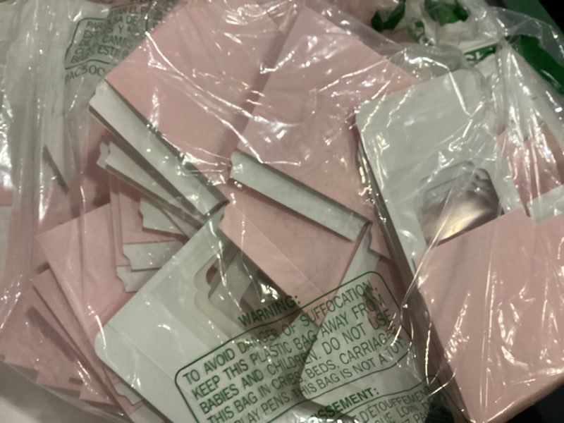 Condition photo showing Good Condition for Bakepacker Auto-pop up Cupcake Boxes 100-Packs Individual Cupcake Container Pink 3.5" x 3.5" x 3.5" 
