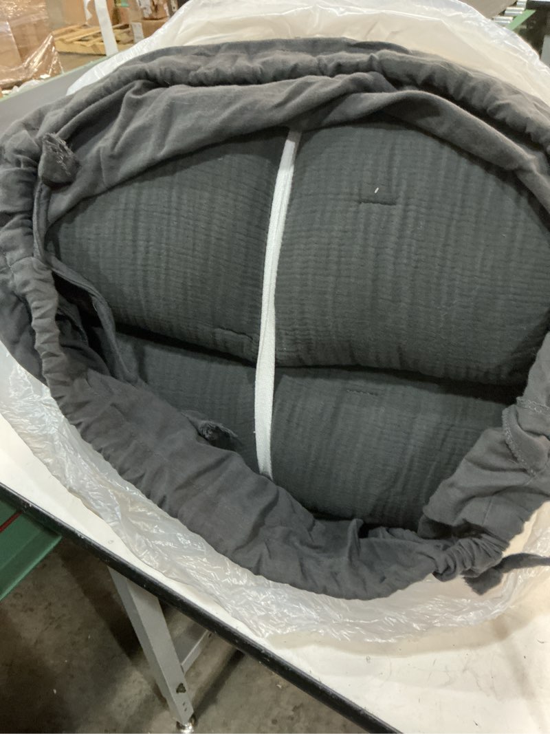 Condition photo showing Good Condition for organic cotton gauze dream quilt, full/queen, charcoal