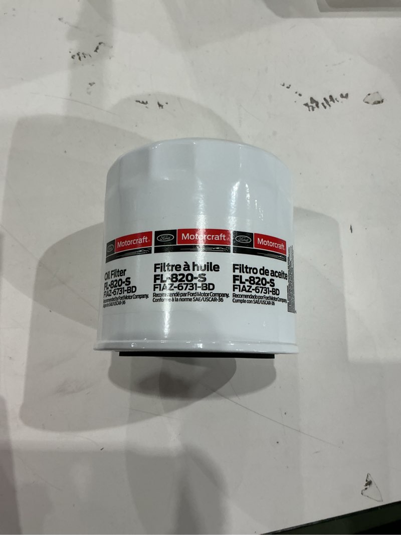 Condition photo showing As Is for motorcraft oil filter fl820s