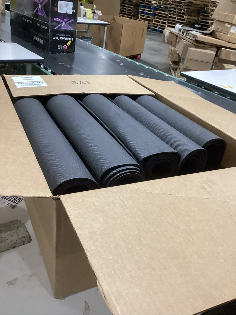 Condition photo showing Good Condition for 10 pack yoga mats bulk, 68'' x 24'' x 4mm thick yoga mats for kids and adult gym mats bundle latex free exercise mats with non slip texture for outdoor yoga, pilates or workout black