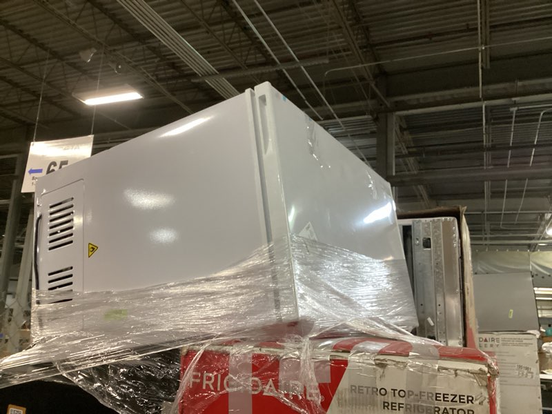 Condition photo showing As Is for Frigidaire 7.0 Cu. ft. White Chest Freezer