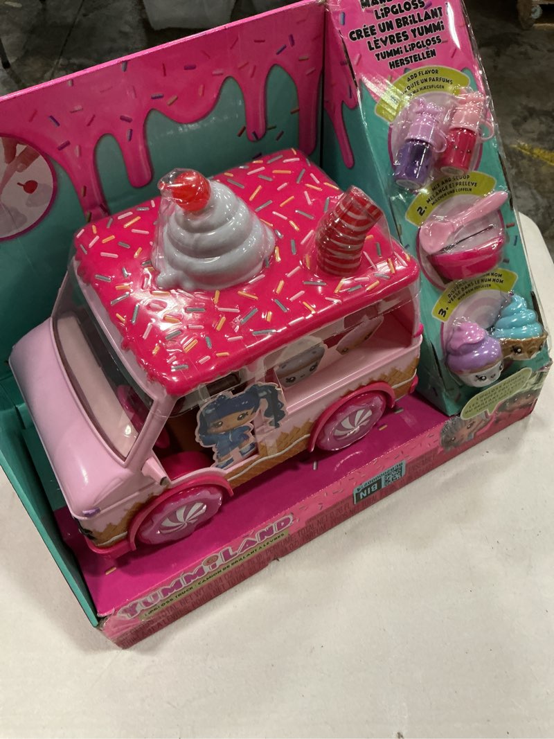 Condition photo showing New/Like New for yummiland lipgloss truck with diy yummiland lip gloss kit, ages 4+