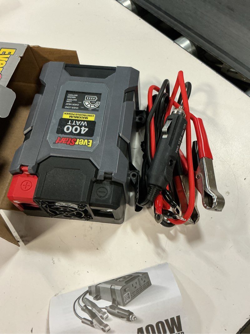 Condition photo showing Good Condition for everstart 400w inverter