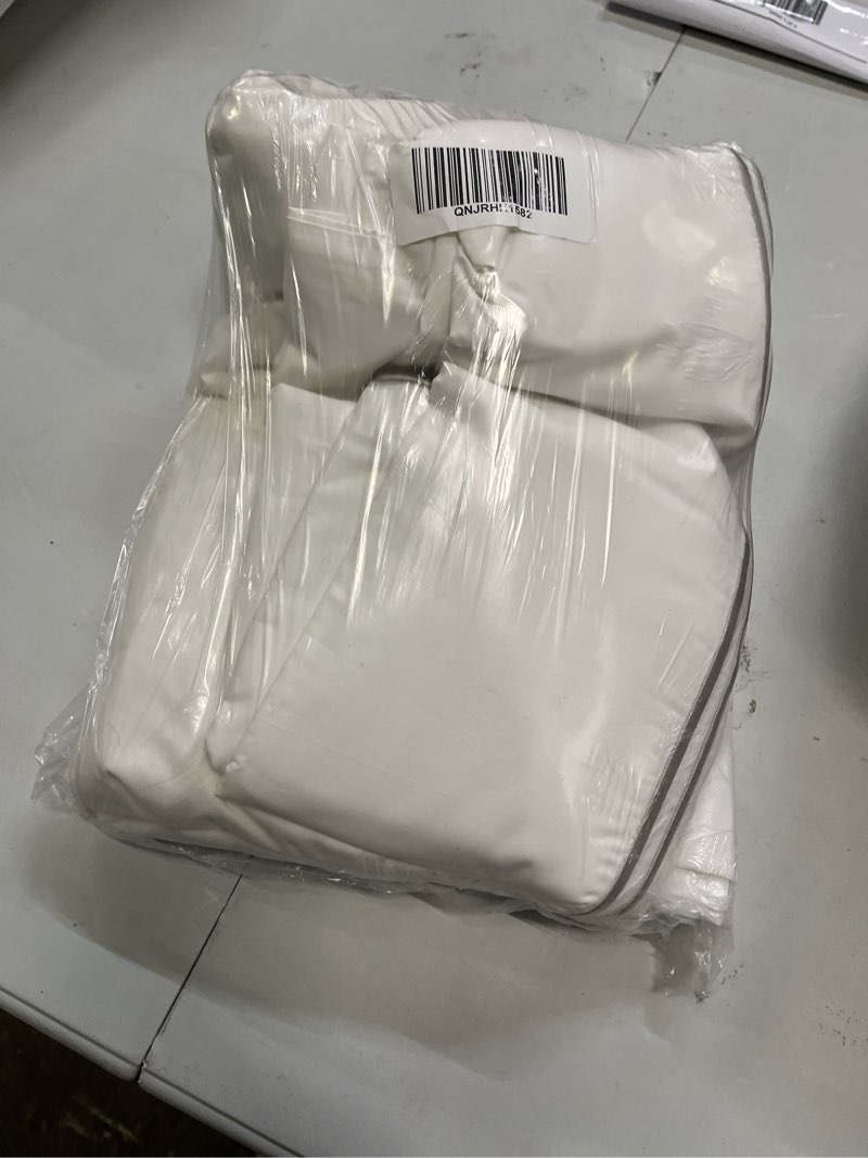 Condition photo showing Good Condition for classic organic percale embellished sheet set, king, white/dusty olive