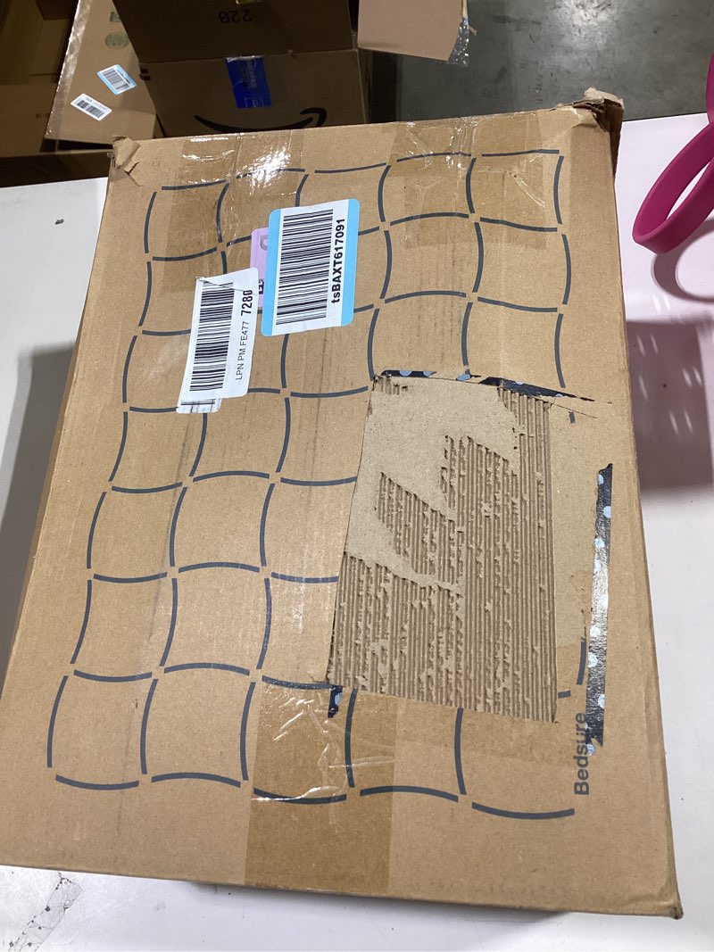 Condition photo showing New/Like New for Bedsure King Size Comforter Set, Dark Green Soft Prewashed Bedding for All Seasons, 3 Pieces GentleSoft™ Warm Down Alternative Bed Set, 1 Lightweight Comforter (104"x90") and 2 Pillowcases (20"x36") King(104"x90") 03 - Dark Green