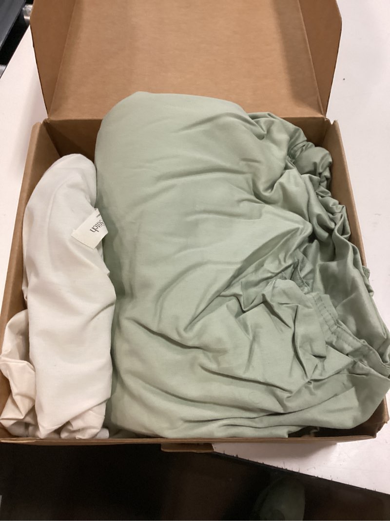 Condition photo showing Good Condition for double stitch gots organic cotton king duvet cover, washed 300tc, sage | luxury long staple sateen with 8 interior ties; breathable, machine washable, shell buttons, hotel weave with 2 pillow shams sage green king